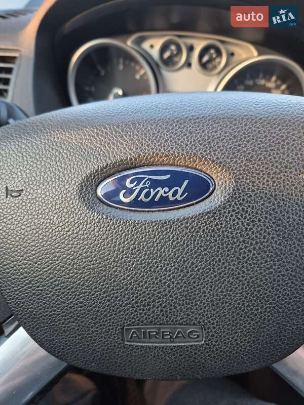 Позашляховик / Кросовер Ford Kuga 2013 в Києві