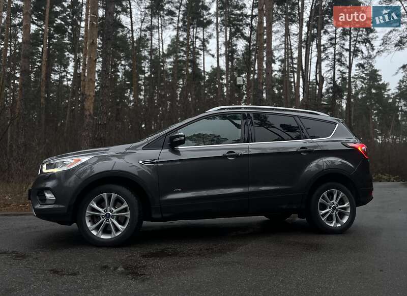 Внедорожник / Кроссовер Ford Kuga 2016 в Киеве