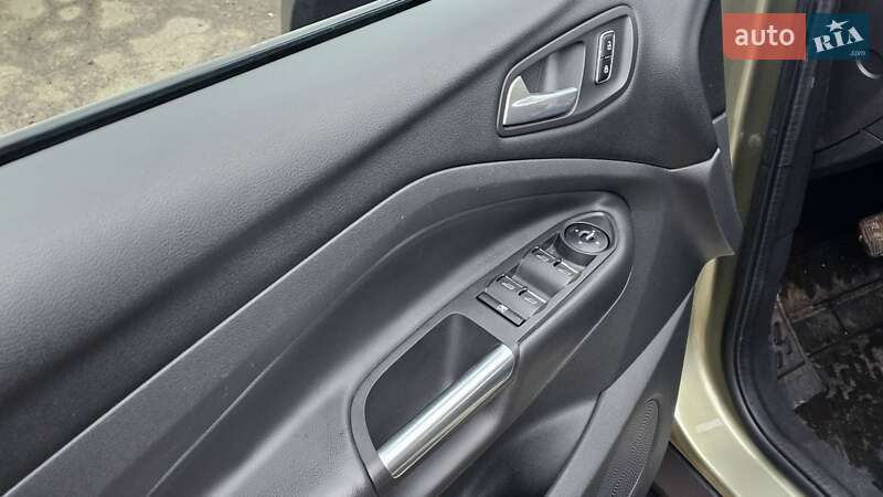 Позашляховик / Кросовер Ford Kuga 2013 в Чернігові