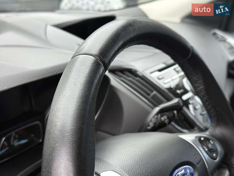 Позашляховик / Кросовер Ford Kuga 2015 в Рівному