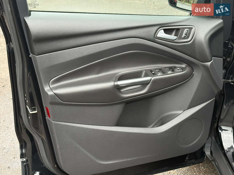 Позашляховик / Кросовер Ford Kuga 2015 в Рівному