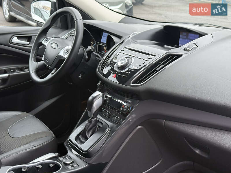 Позашляховик / Кросовер Ford Kuga 2015 в Рівному