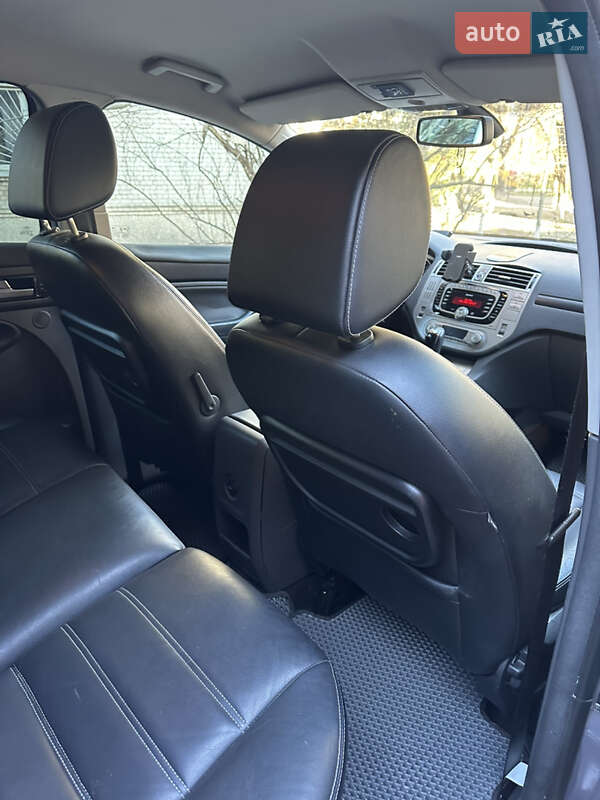 Позашляховик / Кросовер Ford Kuga 2012 в Києві