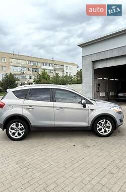 Внедорожник / Кроссовер Ford Kuga 2011 в Новой Водолаге