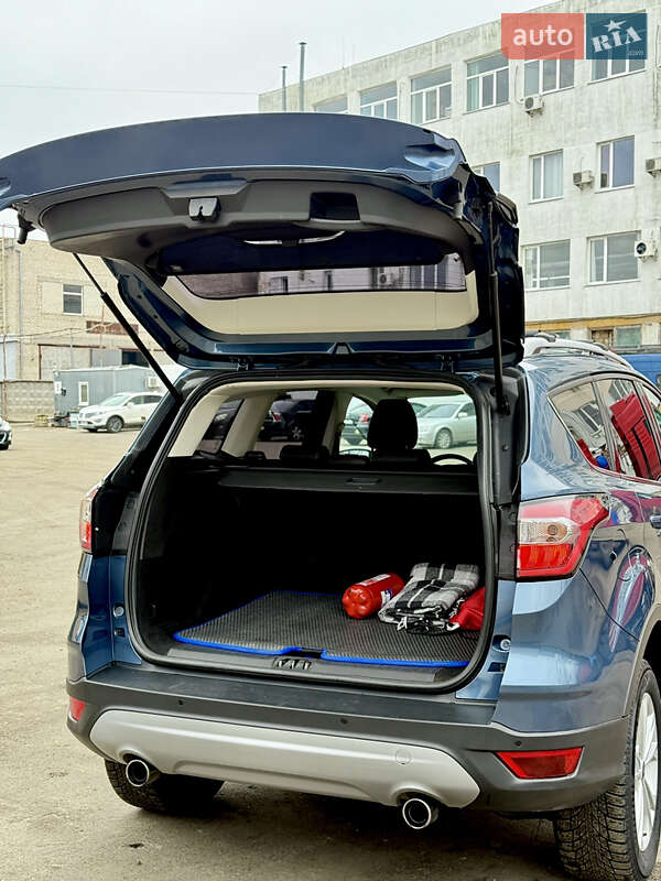 Позашляховик / Кросовер Ford Kuga 2019 в Миколаєві