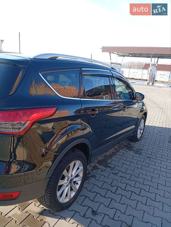 Внедорожник / Кроссовер Ford Kuga 2016 в Черновцах