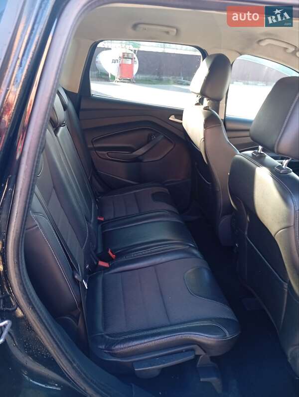 Внедорожник / Кроссовер Ford Kuga 2016 в Черновцах