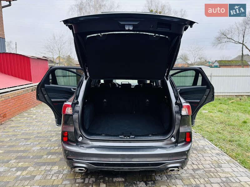 Позашляховик / Кросовер Ford Kuga 2023 в Лохвиці