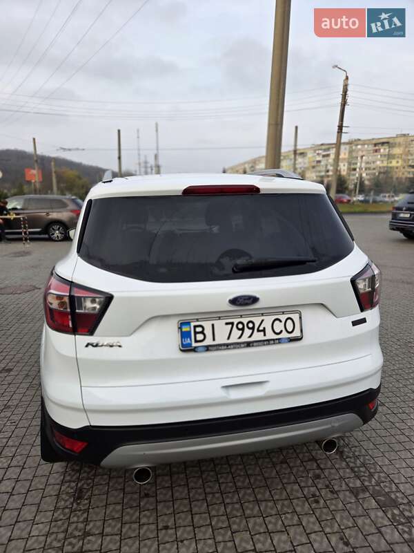 Внедорожник / Кроссовер Ford Kuga 2017 в Полтаве