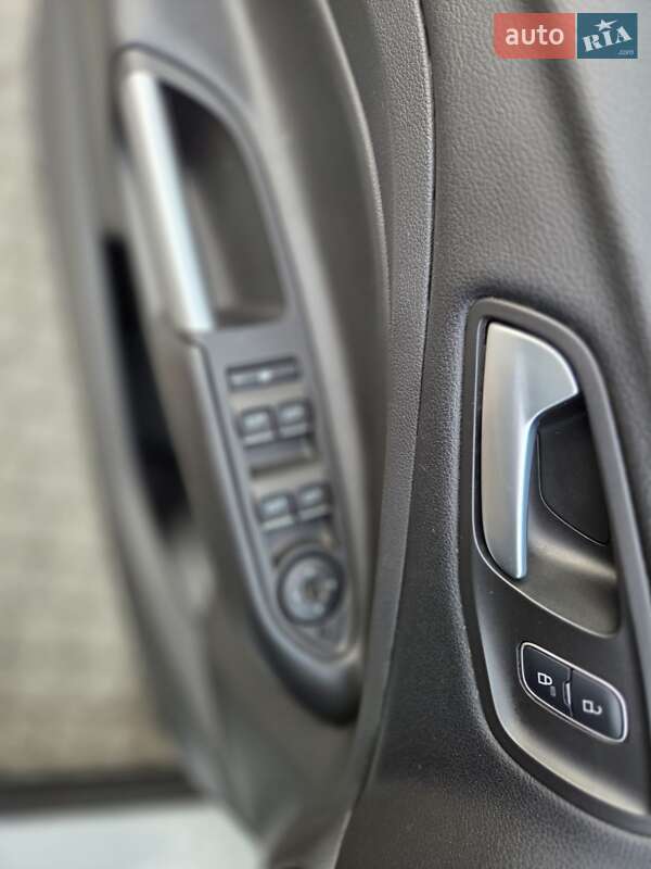 Внедорожник / Кроссовер Ford Kuga 2017 в Полтаве