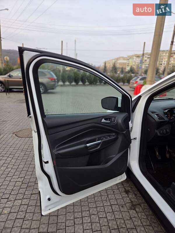 Внедорожник / Кроссовер Ford Kuga 2017 в Полтаве