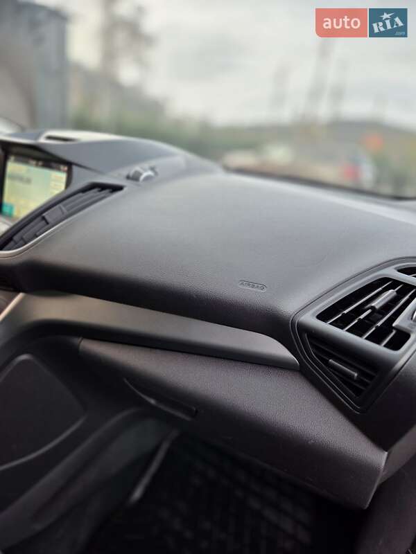 Внедорожник / Кроссовер Ford Kuga 2017 в Полтаве