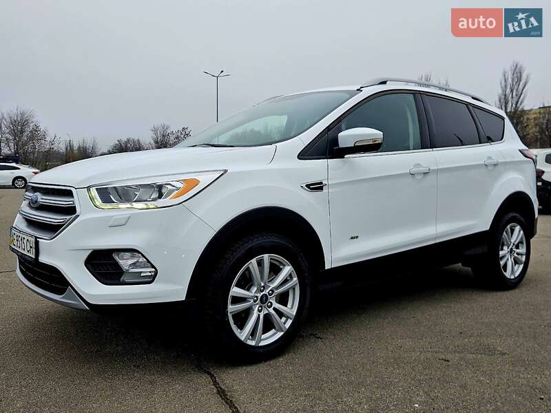 Внедорожник / Кроссовер Ford Kuga 2016 в Днепре фото 4 Внедорожник / Кроссовер Ford Kuga 2016 в Днепре