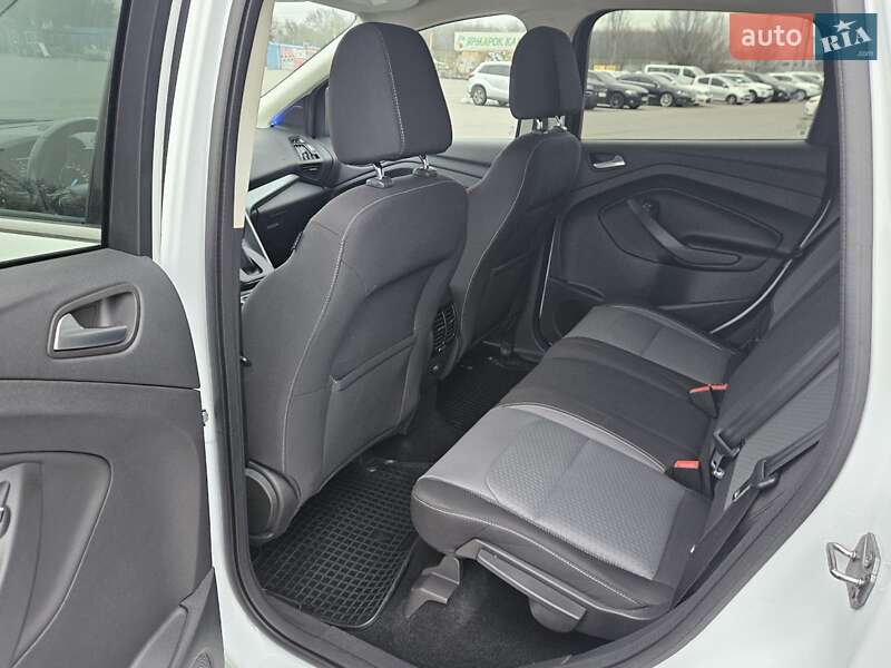 Внедорожник / Кроссовер Ford Kuga 2016 в Днепре фото 21 Внедорожник / Кроссовер Ford Kuga 2016 в Днепре