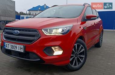 Внедорожник / Кроссовер Ford Kuga 2018 в Калуше