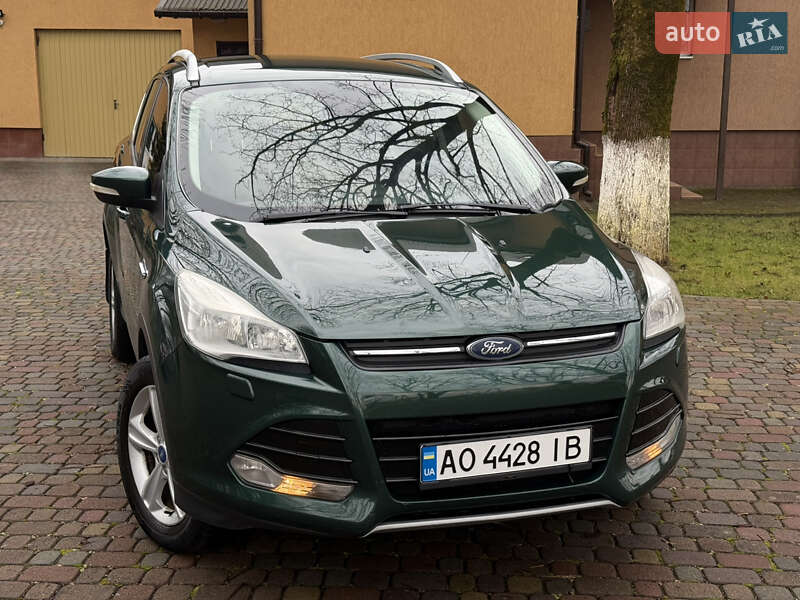 Позашляховик / Кросовер Ford Kuga 2015 в Тячеві