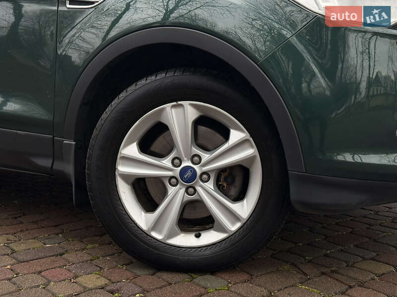 Позашляховик / Кросовер Ford Kuga 2015 в Тячеві