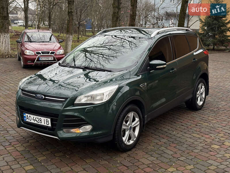 Позашляховик / Кросовер Ford Kuga 2015 в Тячеві