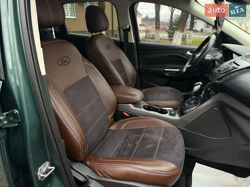 Позашляховик / Кросовер Ford Kuga 2015 в Тячеві