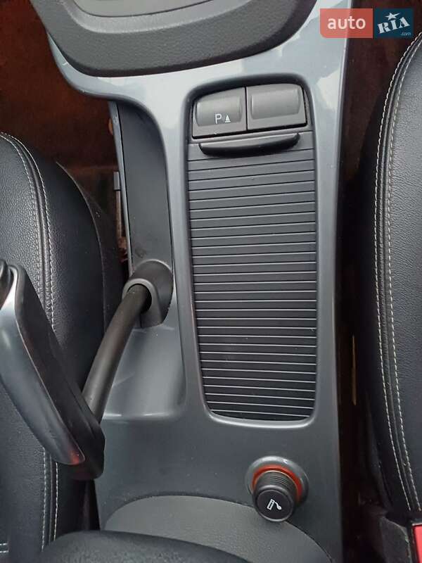 Позашляховик / Кросовер Ford Kuga 2012 в Чернівцях