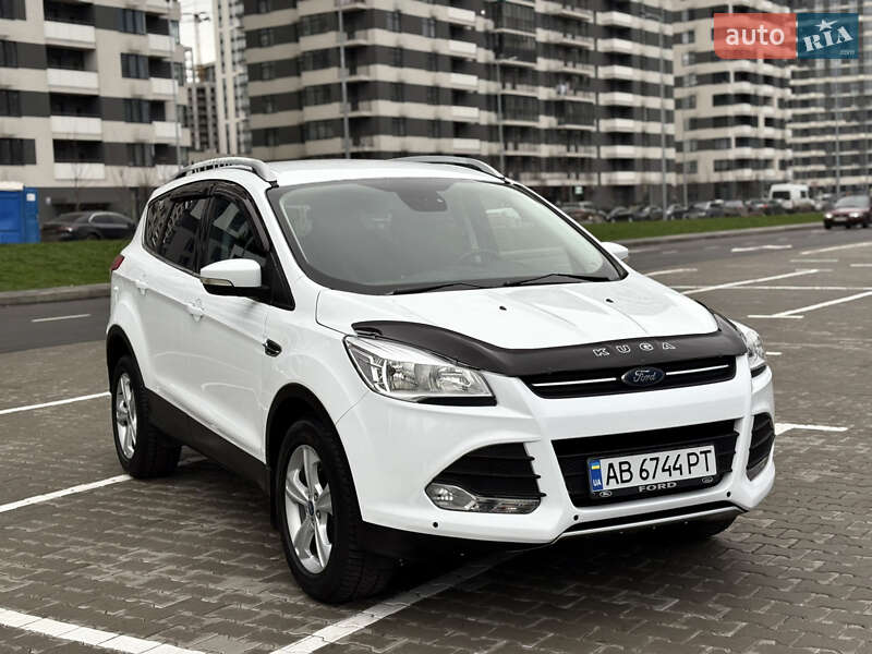 Позашляховик / Кросовер Ford Kuga 2016 в Києві
