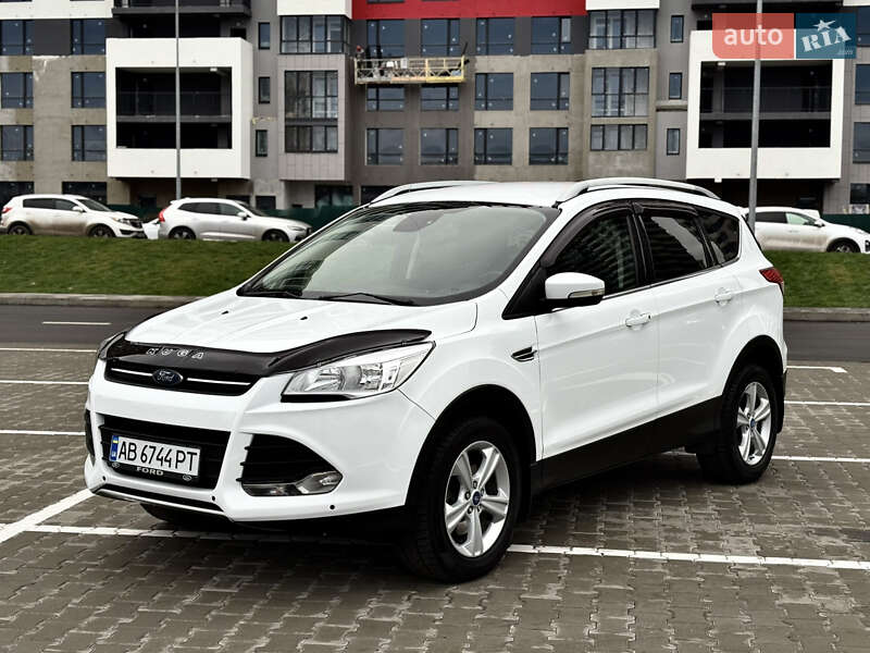 Позашляховик / Кросовер Ford Kuga 2016 в Києві
