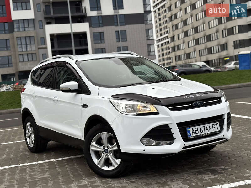 Позашляховик / Кросовер Ford Kuga 2016 в Києві