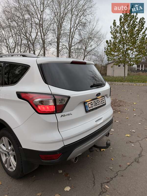 Позашляховик / Кросовер Ford Kuga 2016 в Києві