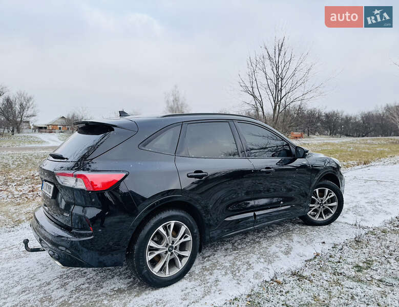 Внедорожник / Кроссовер Ford Kuga 2022 в Ромнах