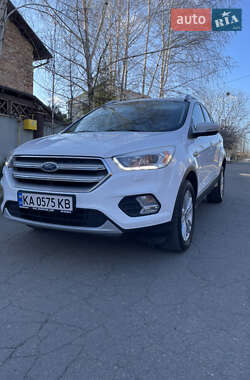 Внедорожник / Кроссовер Ford Kuga 2017 в Днепре