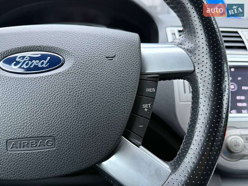 Позашляховик / Кросовер Ford Kuga 2012 в Києві