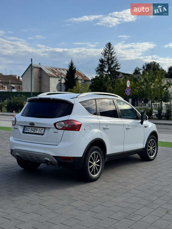 Позашляховик / Кросовер Ford Kuga 2010 в Мукачевому