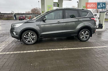 Внедорожник / Кроссовер Ford Kuga 2019 в Нетешине