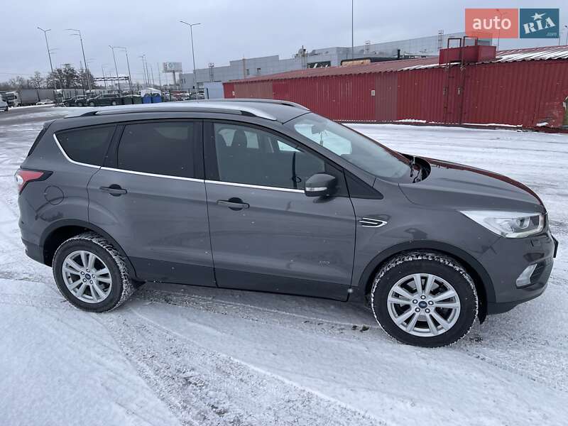 Позашляховик / Кросовер Ford Kuga 2018 в Києві