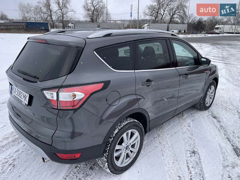 Позашляховик / Кросовер Ford Kuga 2018 в Києві