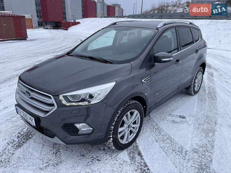 Позашляховик / Кросовер Ford Kuga 2018 в Києві