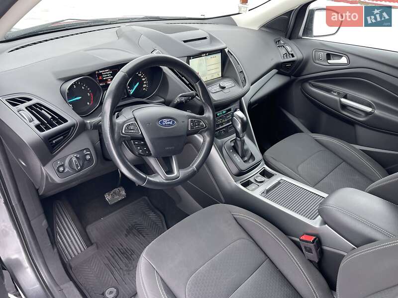 Позашляховик / Кросовер Ford Kuga 2018 в Києві