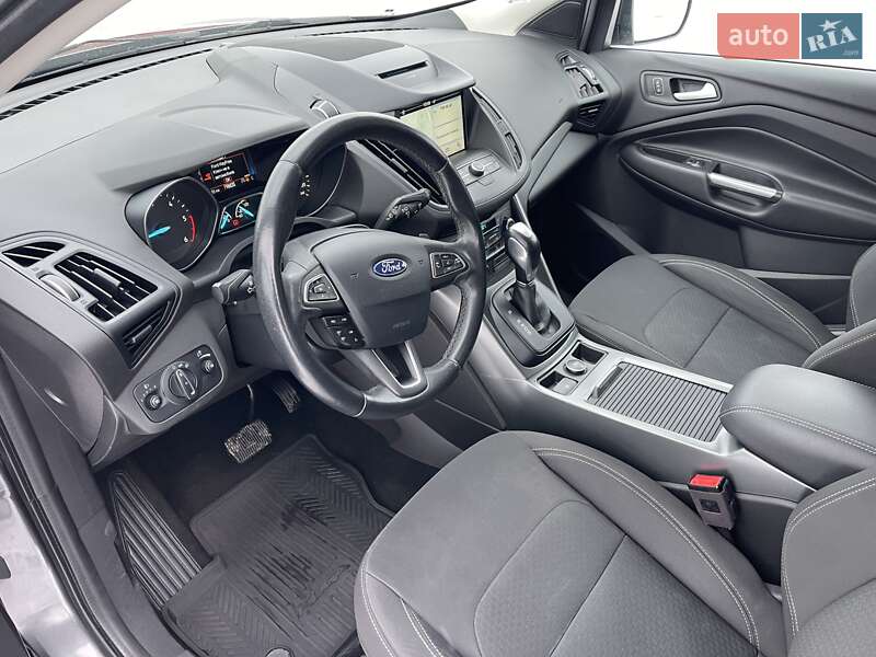 Позашляховик / Кросовер Ford Kuga 2018 в Києві