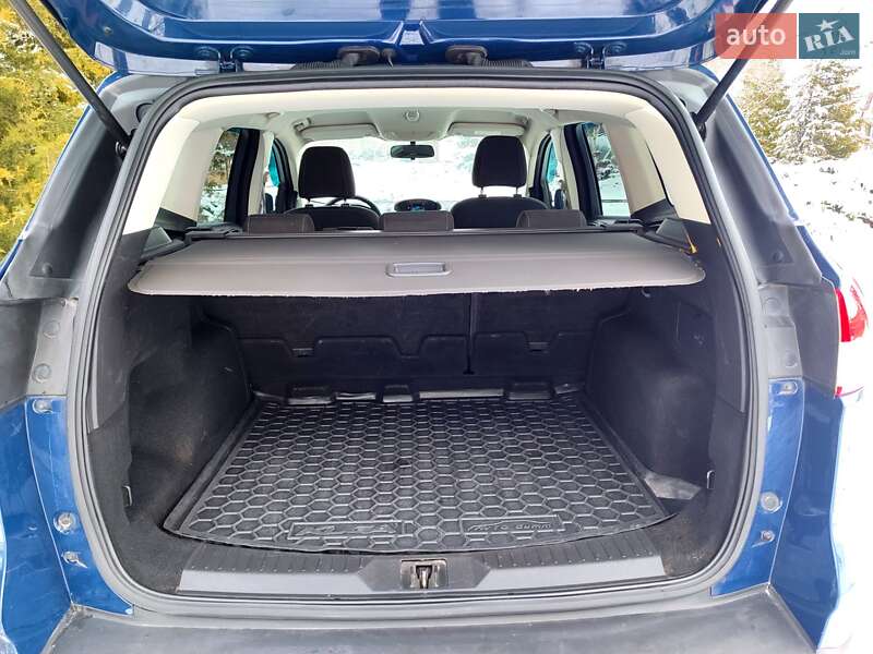 Позашляховик / Кросовер Ford Kuga 2013 в Павлограді фото 18 Позашляховик / Кросовер Ford Kuga 2013 в Павлограді