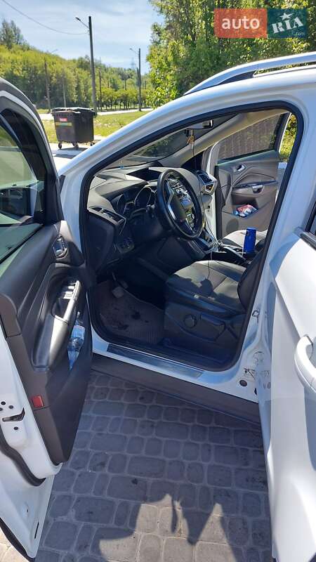 Внедорожник / Кроссовер Ford Kuga 2013 в Харькове