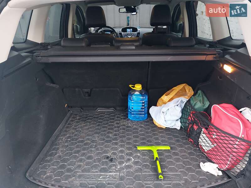 Внедорожник / Кроссовер Ford Kuga 2013 в Харькове