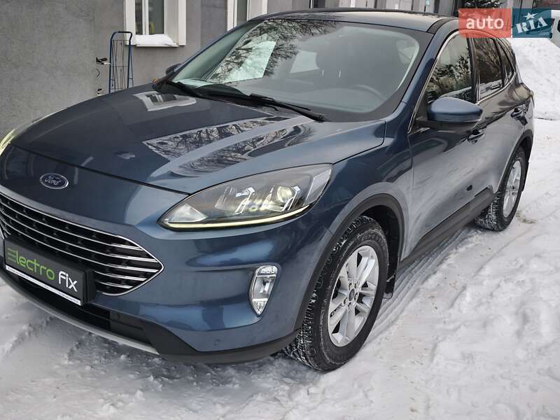 Внедорожник / Кроссовер Ford Kuga 2020 в Львове