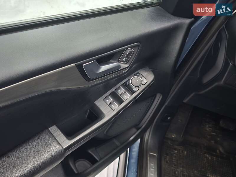 Внедорожник / Кроссовер Ford Kuga 2020 в Львове