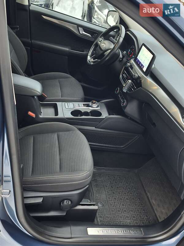 Внедорожник / Кроссовер Ford Kuga 2020 в Львове