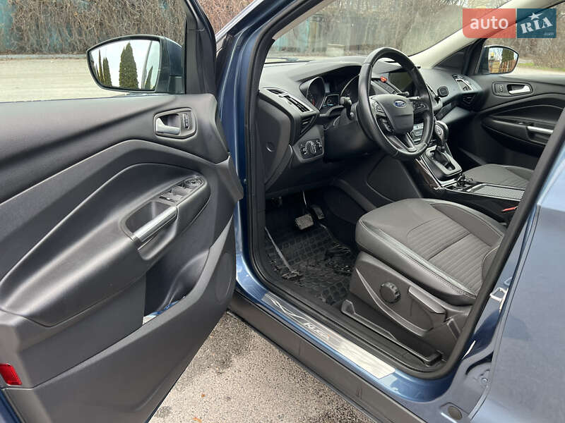 Внедорожник / Кроссовер Ford Kuga 2019 в Днепре