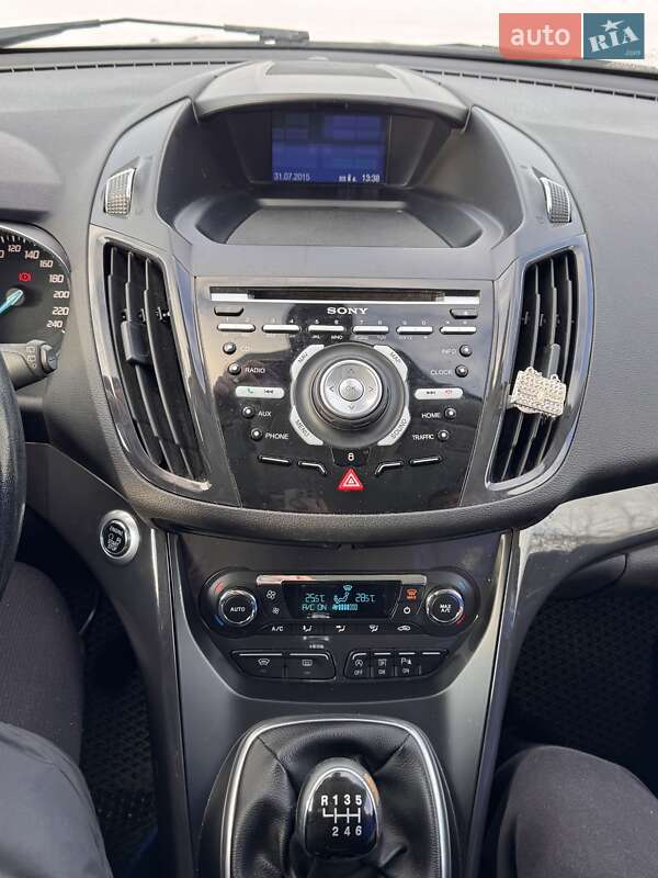 Внедорожник / Кроссовер Ford Kuga 2015 в Калиновке