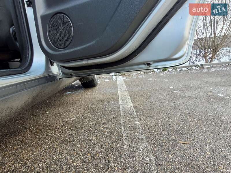 Позашляховик / Кросовер Ford Kuga 2011 в Києві