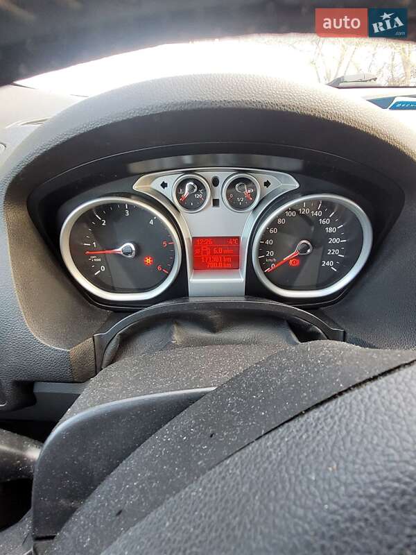 Позашляховик / Кросовер Ford Kuga 2011 в Києві