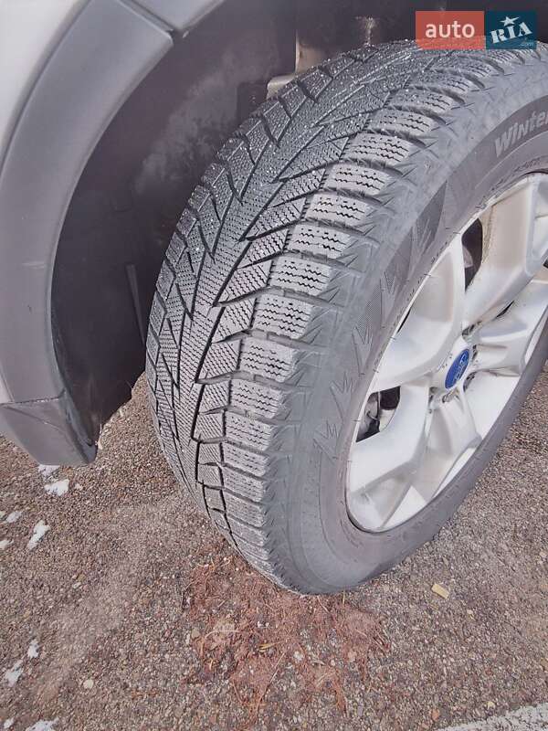 Позашляховик / Кросовер Ford Kuga 2011 в Києві