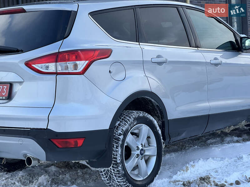 Внедорожник / Кроссовер Ford Kuga 2016 в Львове